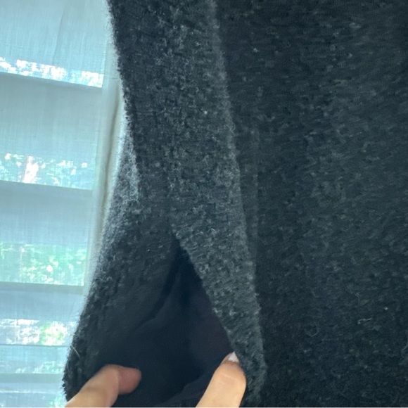 Lululemon Athletica Charcoal Knit Top - Picture 3 of 9